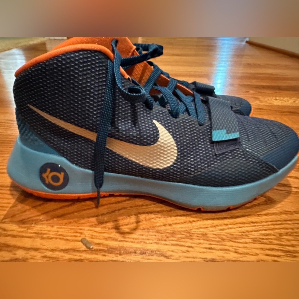KD basketball shoes